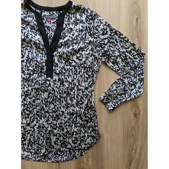 Vince Camuto Long Sleeve Silky Blouse Black & White Womens Small - Picture 3 of 11